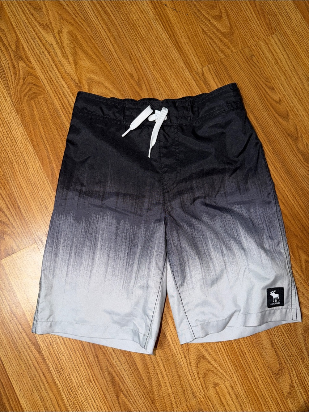 Abercrombie Kids  Black to Light Gray Swim Trunks with Drawstring Boys 9/10